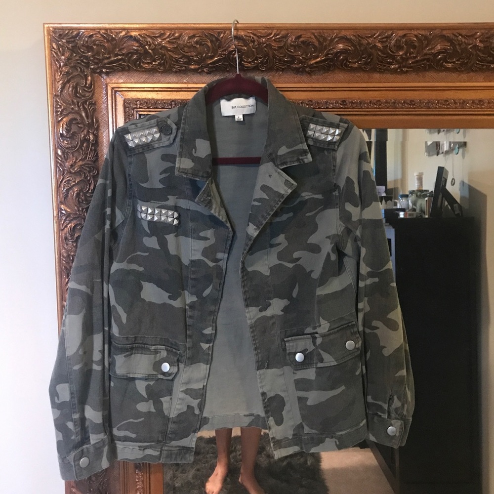 Camo jacket with silver details